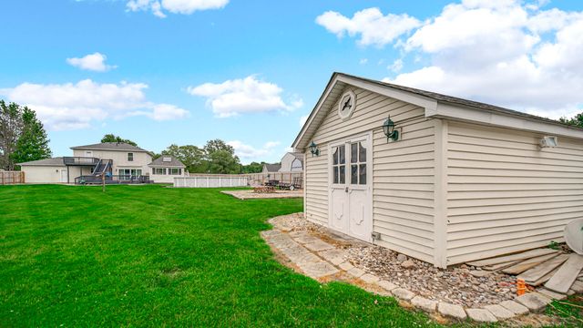 236 Kimrich Circle N, Valparaiso, IN 46385