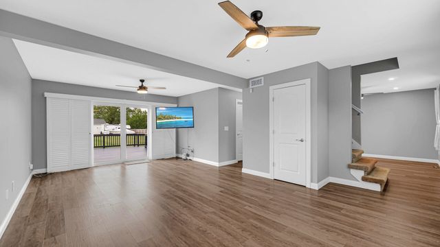 236 Kimrich Circle N, Valparaiso, IN 46385