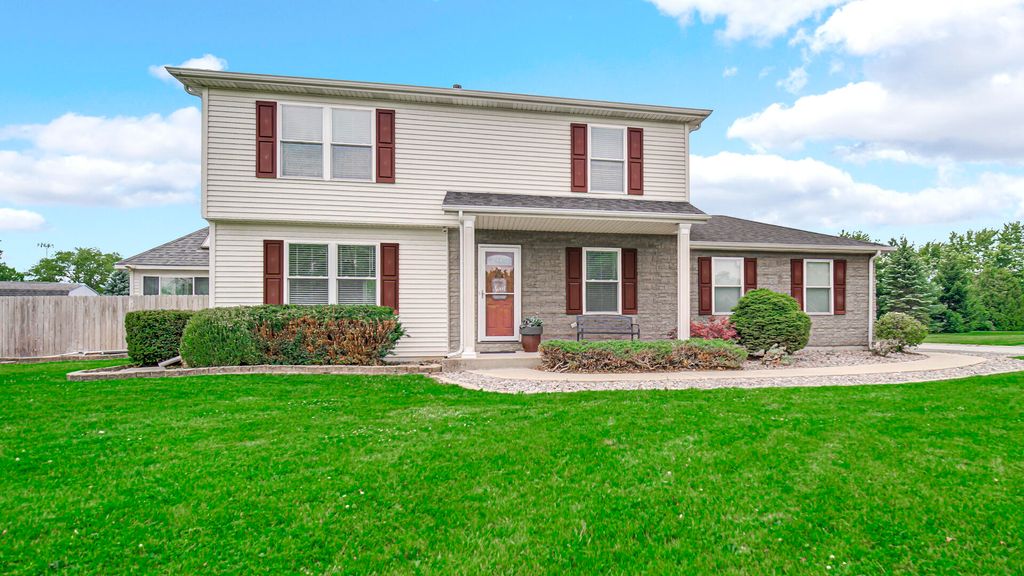 236 Kimrich Circle N, Valparaiso, IN 46385