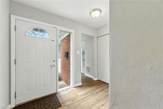 610 Charlton DR, Hampton, VA 23666