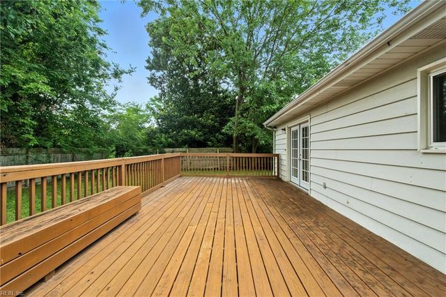 610 Charlton DR, Hampton, VA 23666