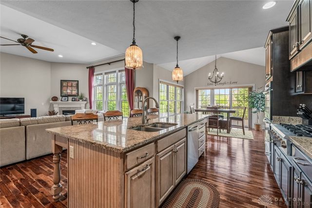 2037 Stablehand Drive, Dayton, OH 45458