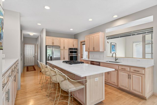 16215 37th Avenue N, Plymouth, MN 55446