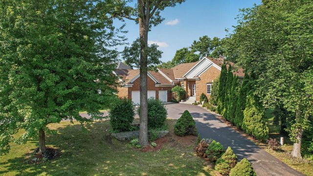 16215 37th Avenue N, Plymouth, MN 55446