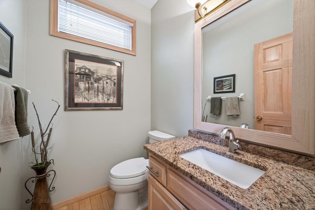 16215 37th Avenue N, Plymouth, MN 55446