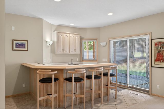 16215 37th Avenue N, Plymouth, MN 55446
