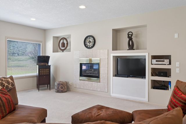 16215 37th Avenue N, Plymouth, MN 55446