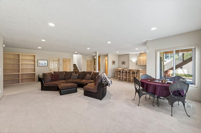 16215 37th Avenue N, Plymouth, MN 55446