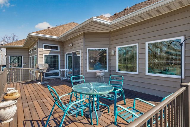 16215 37th Avenue N, Plymouth, MN 55446
