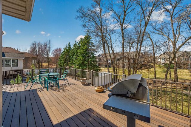 16215 37th Avenue N, Plymouth, MN 55446