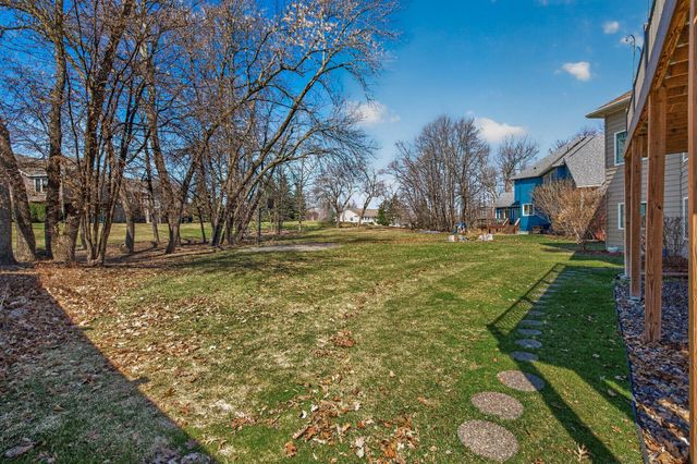 16215 37th Avenue N, Plymouth, MN 55446