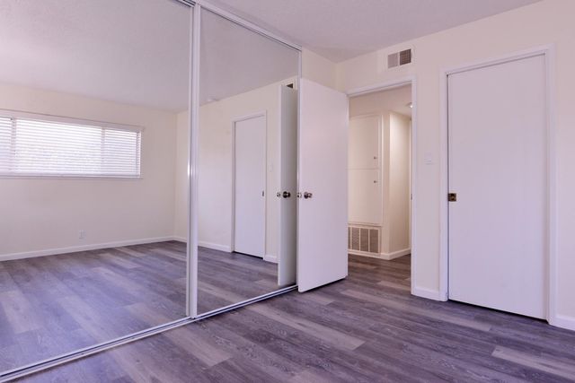 2345 Rogue River Dr, Sacramento, CA 95826