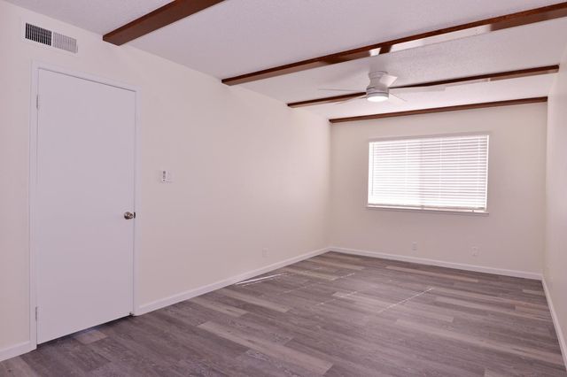 2345 Rogue River Dr, Sacramento, CA 95826