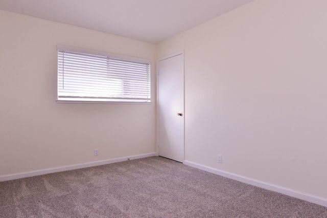 2345 Rogue River Dr, Sacramento, CA 95826