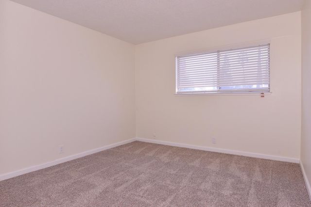 2345 Rogue River Dr, Sacramento, CA 95826