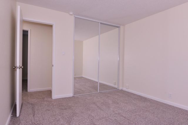 2345 Rogue River Dr, Sacramento, CA 95826