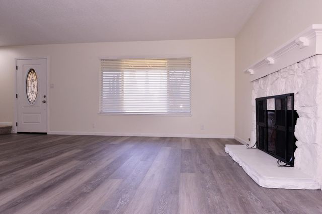 2345 Rogue River Dr, Sacramento, CA 95826