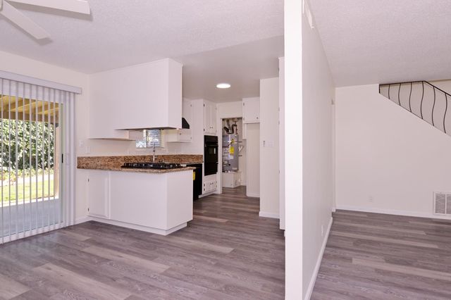 2345 Rogue River Dr, Sacramento, CA 95826