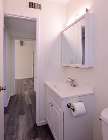 2345 Rogue River Dr, Sacramento, CA 95826