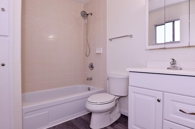 2345 Rogue River Dr, Sacramento, CA 95826