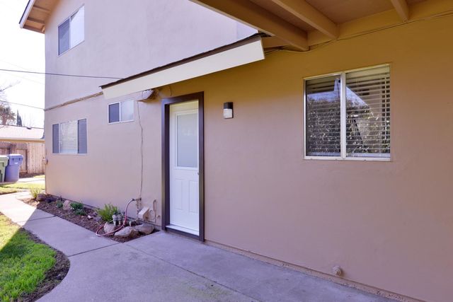 2345 Rogue River Dr, Sacramento, CA 95826