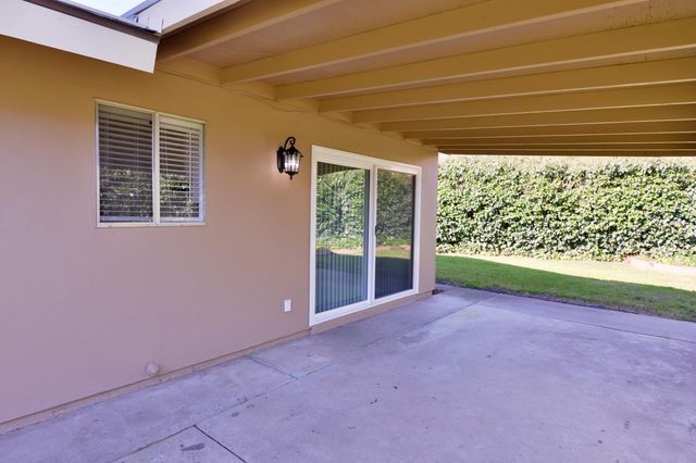 2345 Rogue River Dr, Sacramento, CA 95826