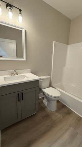 1225 N Spring St Apt B, Murfreesboro, TN 37130