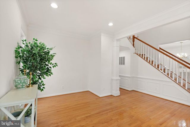 8166 DOUGLAS FIR DR, Lorton, VA 22079