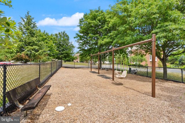 8166 DOUGLAS FIR DR, Lorton, VA 22079