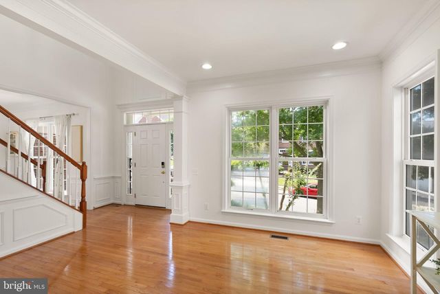 8166 DOUGLAS FIR DR, Lorton, VA 22079