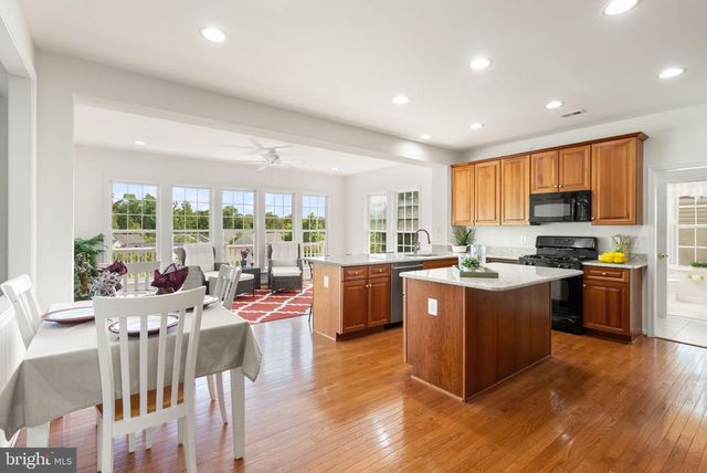 8166 DOUGLAS FIR DR, Lorton, VA 22079