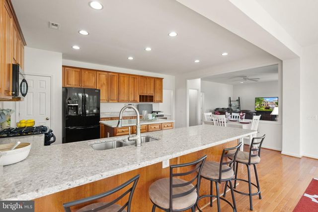 8166 DOUGLAS FIR DR, Lorton, VA 22079