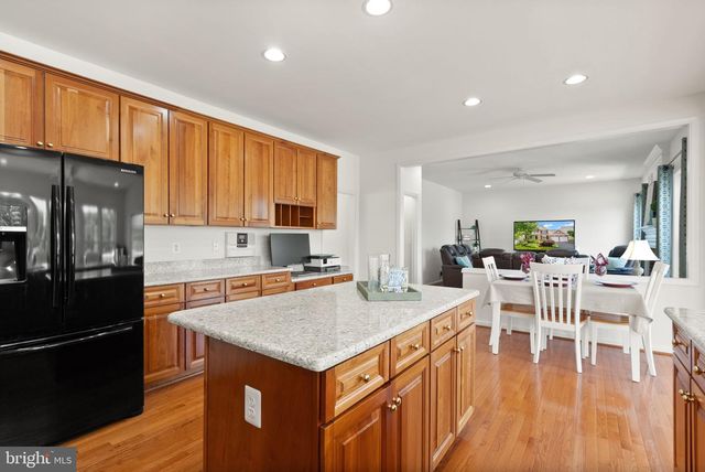 8166 DOUGLAS FIR DR, Lorton, VA 22079