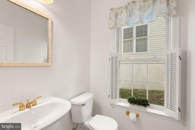 8166 DOUGLAS FIR DR, Lorton, VA 22079