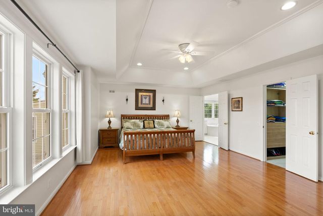 8166 DOUGLAS FIR DR, Lorton, VA 22079
