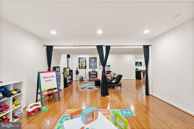 8166 DOUGLAS FIR DR, Lorton, VA 22079
