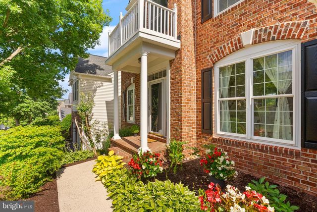 8166 DOUGLAS FIR DR, Lorton, VA 22079