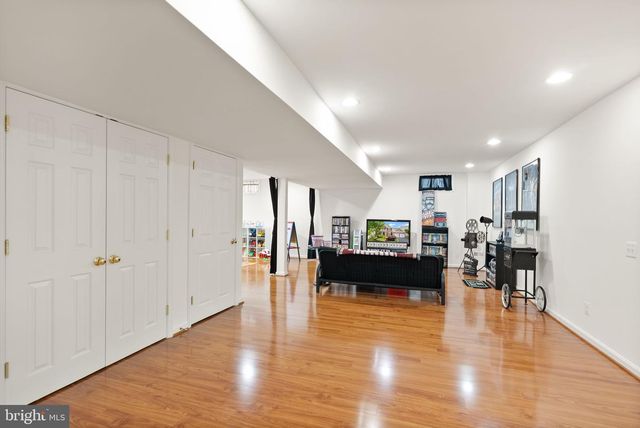 8166 DOUGLAS FIR DR, Lorton, VA 22079