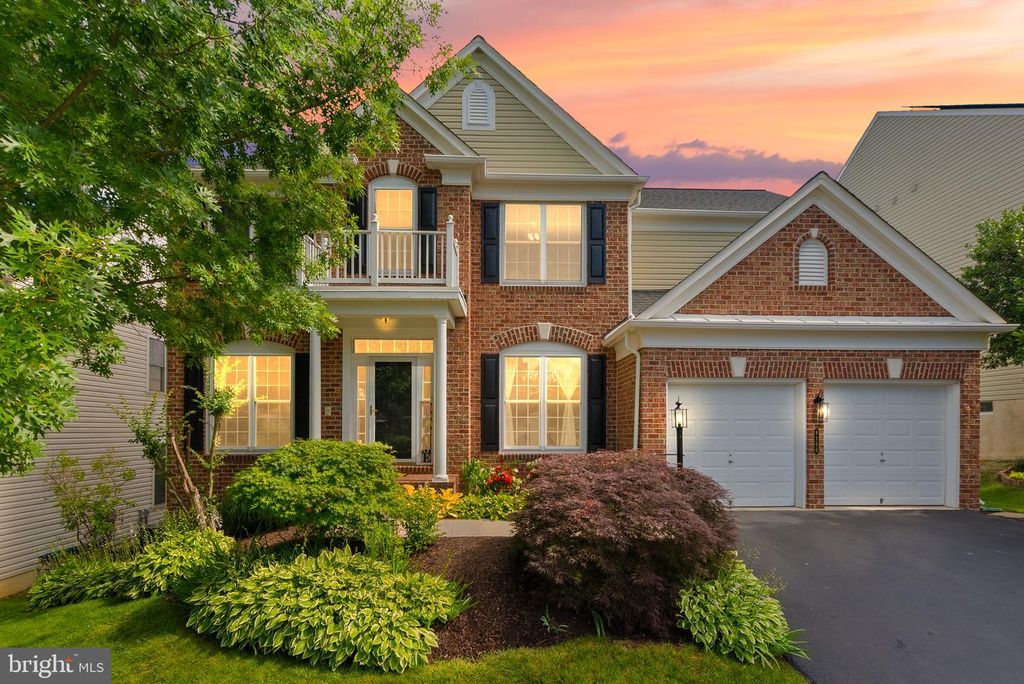8166 DOUGLAS FIR DR, Lorton, VA 22079