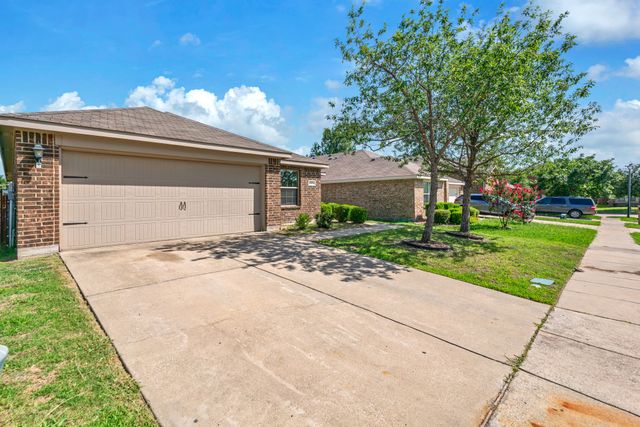 2004 Crosby Drive, Forney, TX 75126