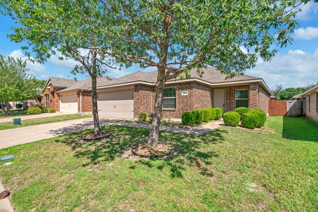 2004 Crosby Drive, Forney, TX 75126