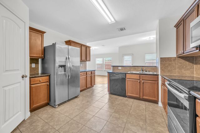 2004 Crosby Drive, Forney, TX 75126