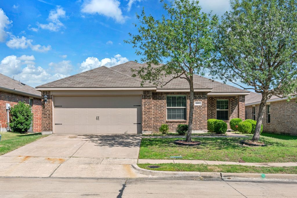2004 Crosby Drive, Forney, TX 75126