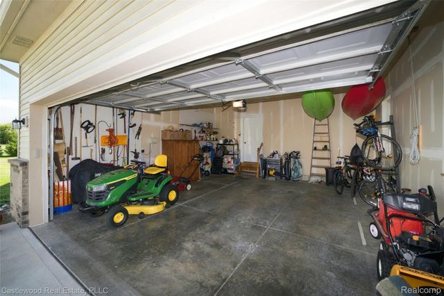 5616 Jada Drive, Highland Charter Township, MI 48356