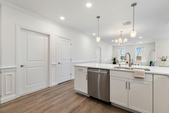 320 Middlesex Ave E307, Medford, MA 02155