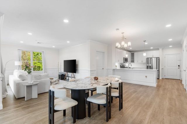 320 Middlesex Ave E307, Medford, MA 02155