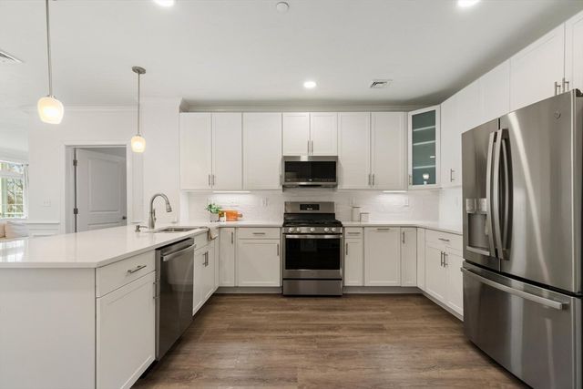 320 Middlesex Ave E307, Medford, MA 02155