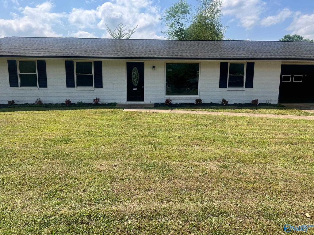 2211 Penhall Drive, Huntsville, AL 35811