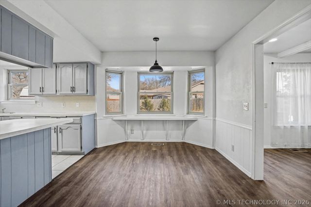 304 W Albuquerque Street S, Broken Arrow, OK 74011