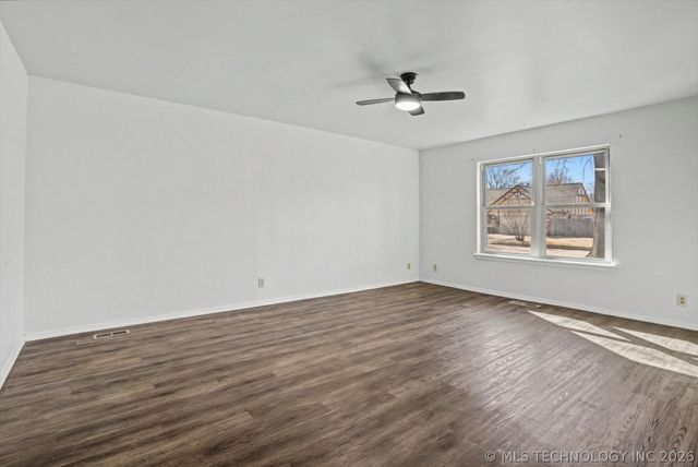 304 W Albuquerque Street S, Broken Arrow, OK 74011